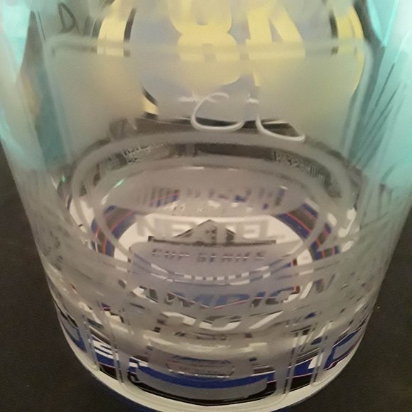 2007 JIMMIE JOHNSON 10 oz ROCKS GLASS - ETCHED GLASS CELEBRATES HIS CHAMPIONSHIP - Picture 3 of 4